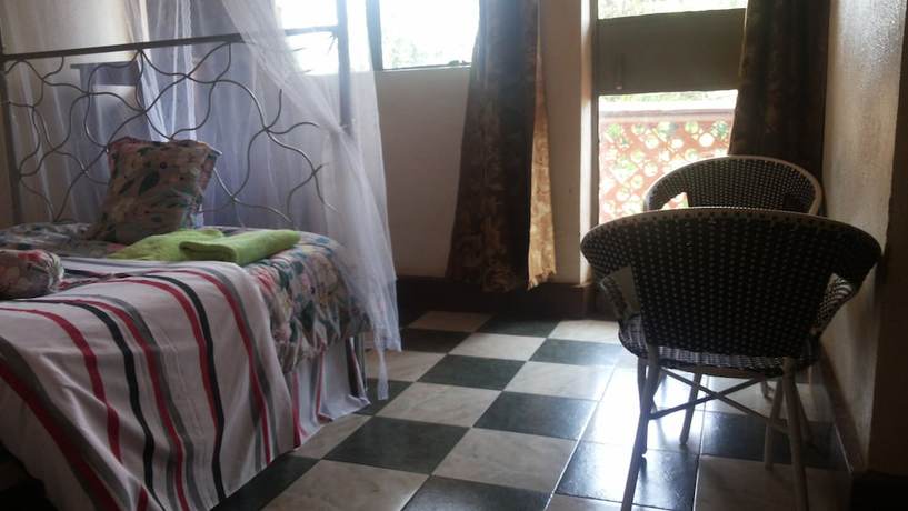 Imagen de la habitación del Hotel Romu Garden. Foto 10