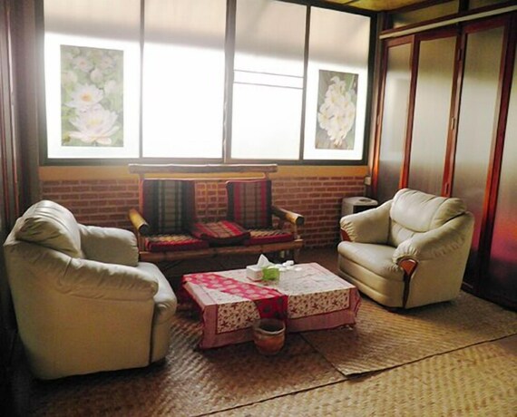 Imagen de la habitación del Hotel Romyen Garden Resort. Foto 11