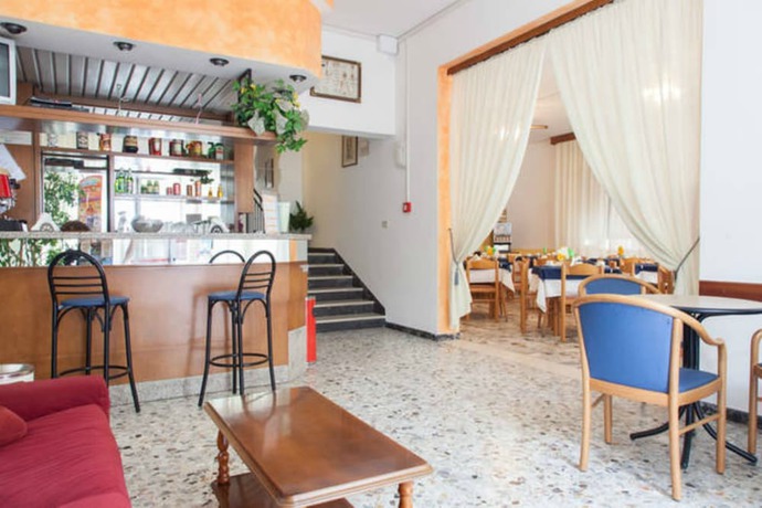 Imagen de los interiores del Hotel Ronconi. Foto 20