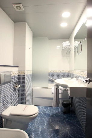 Imagen de la habitación del Hotel Ronda Lesseps. Foto 4