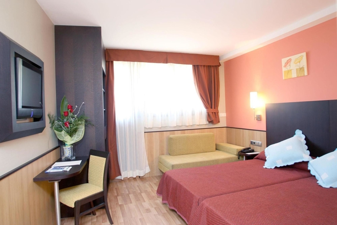 Imagen de la habitación del Hotel Ronda Lesseps. Foto 5