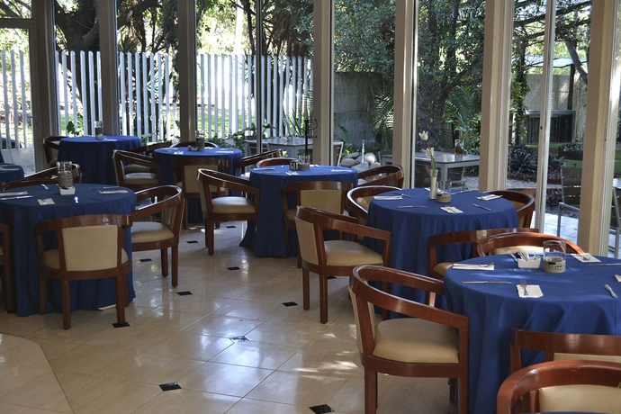 Imagen del bar/restaurante del Hotel Ronda Minerva. Foto 12