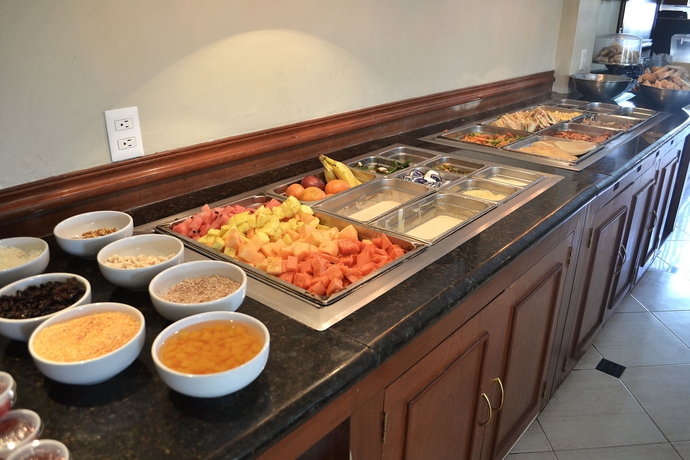 Imagen del bar/restaurante del Hotel Ronda Minerva. Foto 14