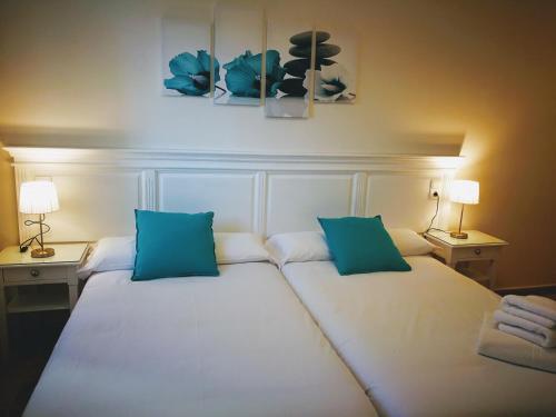 Imagen de la habitación del Hotel Ronda Moments. Foto 7