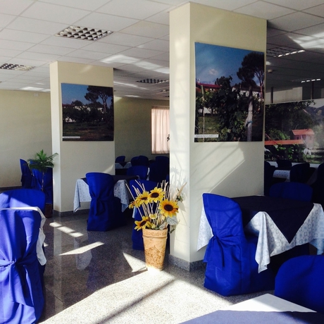 Imagen del bar/restaurante del Hotel Rondine. Foto 2