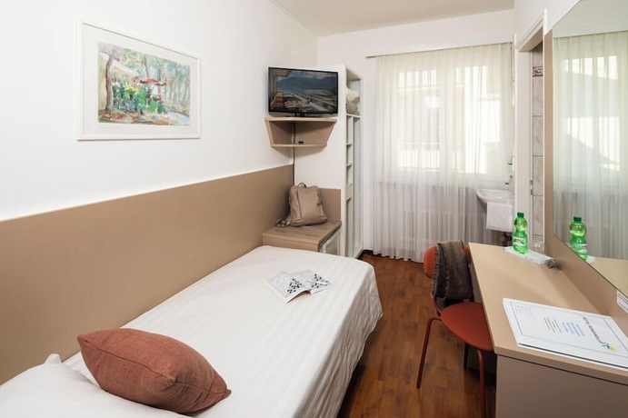 Imagen de la habitación del Hotel Rondinella Locarno. Foto 6