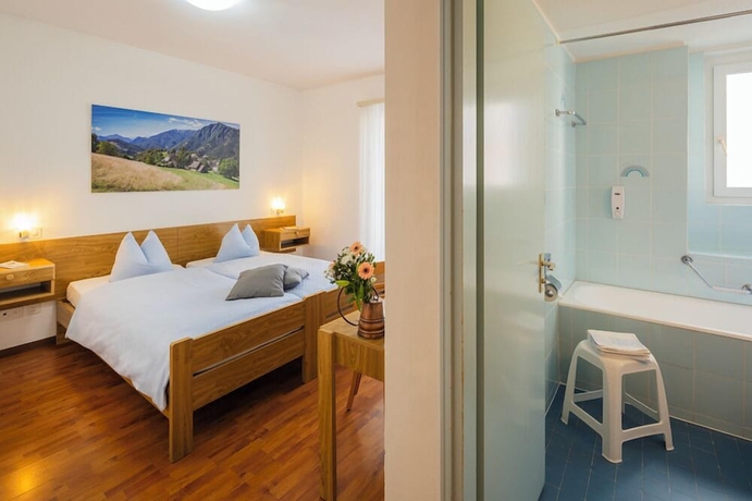 Imagen de la habitación del Hotel Rondinella Locarno. Foto 9