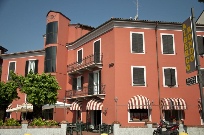 Imagen general del Hotel Rond&ograve;, Acqui Terme. Foto 1