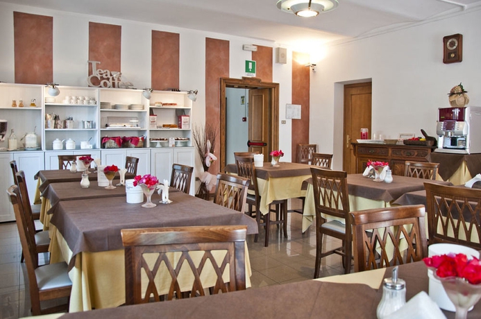 Imagen del bar/restaurante del Hotel Rond&ograve;, Acqui Terme. Foto 4