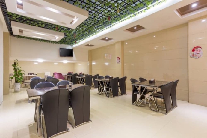 Imagen del bar/restaurante del Hotel Rong Le Business. Foto 2