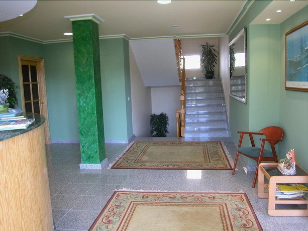 Imagen de los interiores del Hotel Ronsel. Foto 17