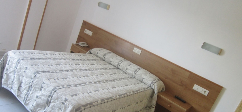 Imagen de la habitación del Hotel Ronsel. Foto 7