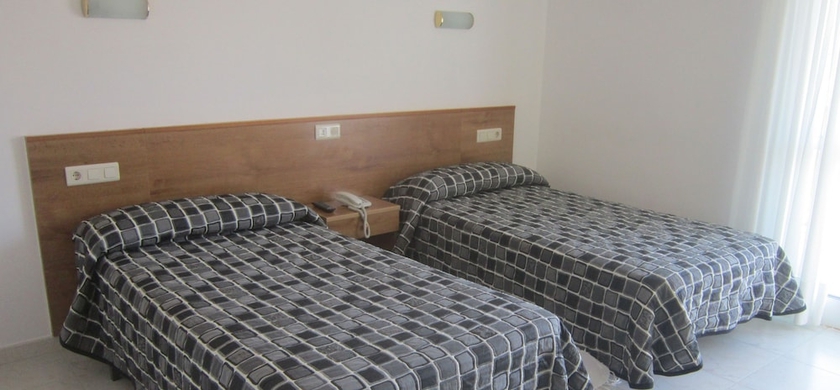 Imagen de la habitación del Hotel Ronsel. Foto 9