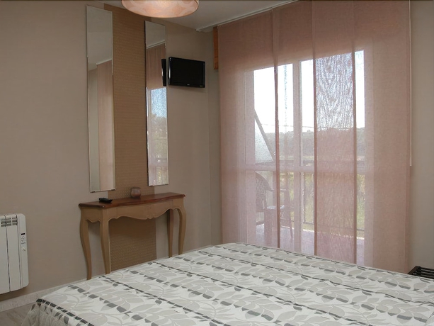 Imagen de la habitación del Hotel Ronsel. Foto 11