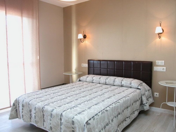 Imagen de la habitación del Hotel Ronsel. Foto 12