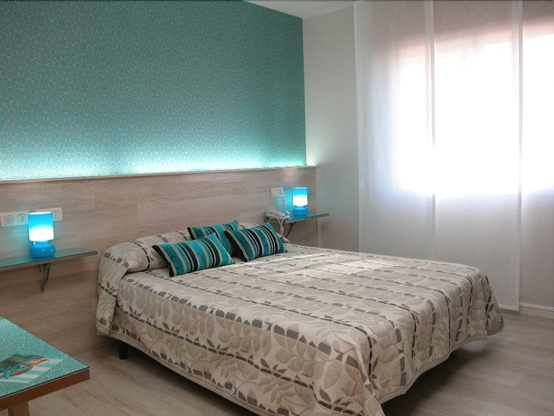 Imagen de la habitación del Hotel Ronsel. Foto 13