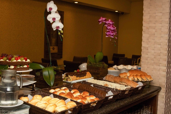 Imagen del bar/restaurante del Hotel Roochelle By Nobile. Foto 5