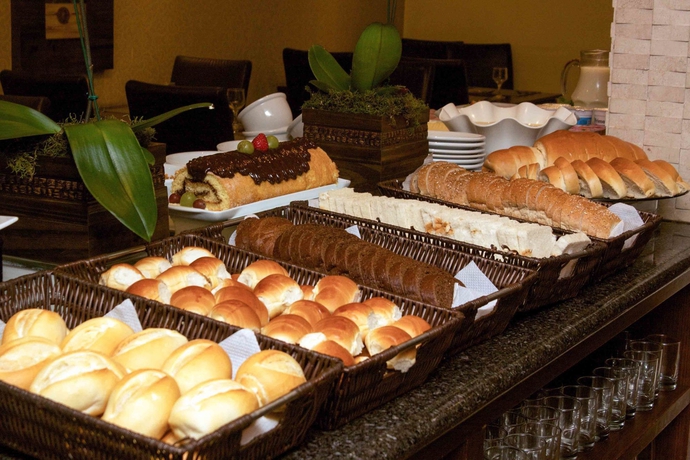 Imagen del bar/restaurante del Hotel Roochelle By Nobile. Foto 7