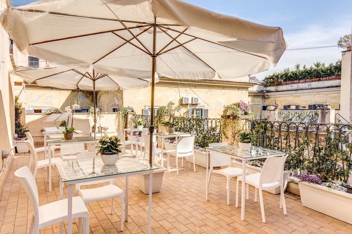 Imagen de los exteriores del Hotel Roof Garden Pantheon. Foto 11