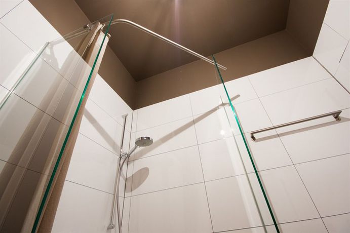 Imagen de los interiores del Hotel Room For Rent. Foto 15