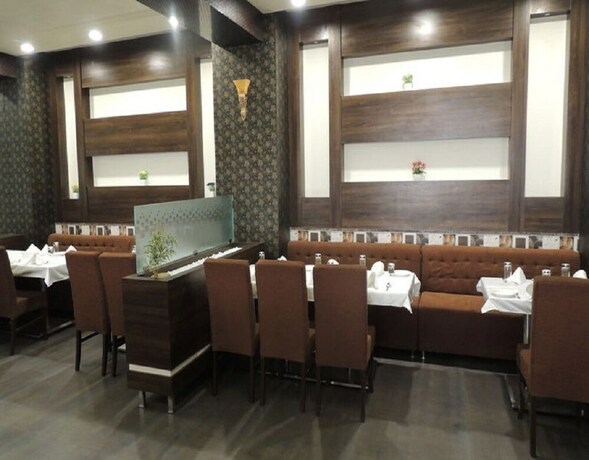 Imagen del bar/restaurante del Hotel Room Maangta 125 - Kalyan East. Foto 14