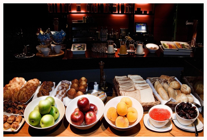 Imagen del bar/restaurante del Hotel Room Mate Alicia. Foto 4