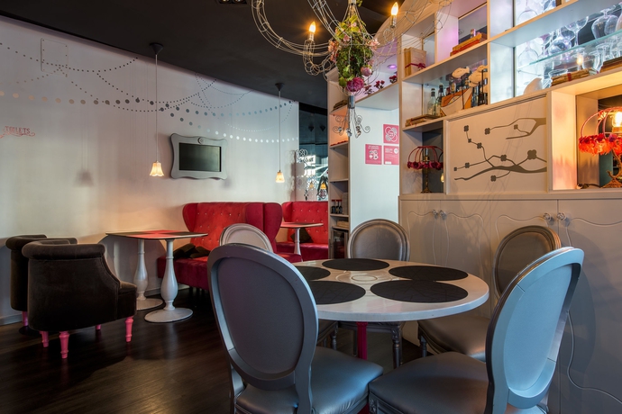 Imagen del bar/restaurante del Hotel Room Mate Alicia. Foto 5