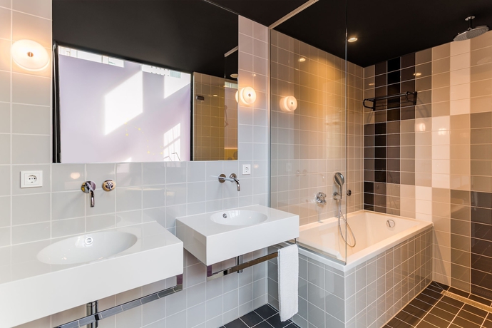 Imagen de la habitación del Hotel Room Mate Bruno. Foto 17