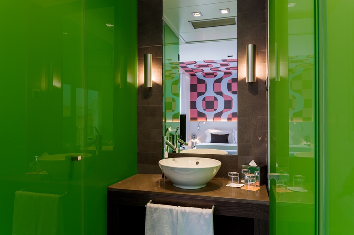 Imagen de la habitación del Hotel Room Mate Carla. Foto 6