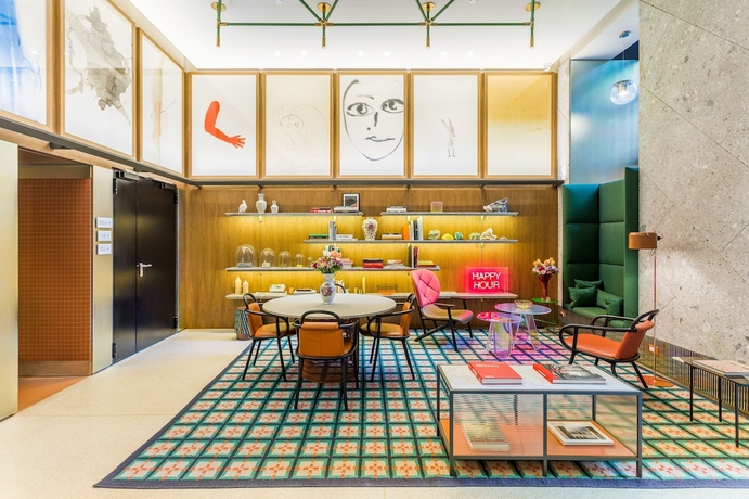 Imagen del bar/restaurante del Hotel Room Mate Giulia. Foto 3