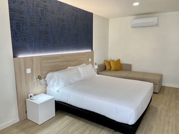 Imagen de la habitación del Hotel Room Select Porto Suites. Foto 4