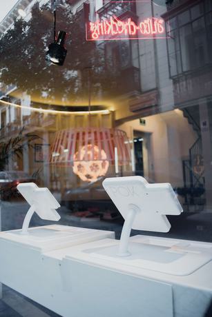 Imagen de los interiores del Hotel Room Select Tetuán. Foto 19