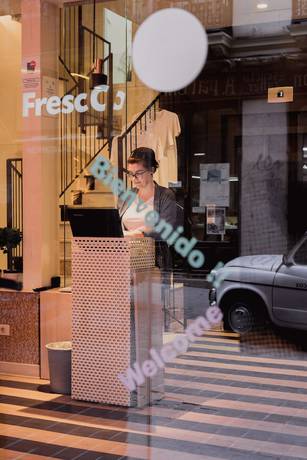 Imagen de los interiores del Hotel Room Select Tetuán. Foto 20