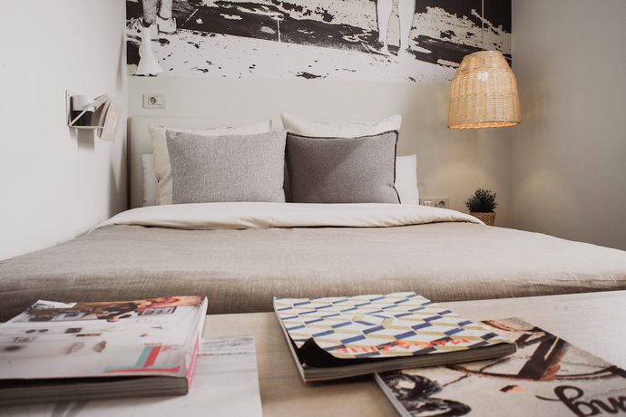 Imagen de la habitación del Hotel Room Select Tetuán. Foto 14