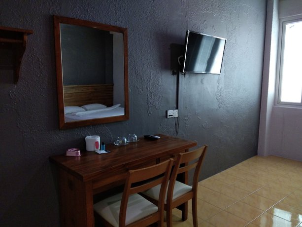 Imagen de la habitación del Hotel Room V @ Jalan Sultanah Near Bus Stop Batu Pahat. Foto 4