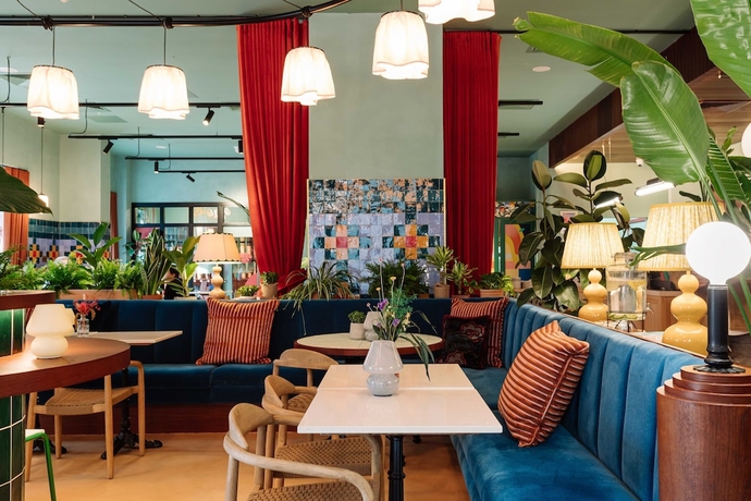 Imagen de los interiores del Hotel Room2 Belfast Hometel. Foto 16