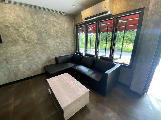 Imagen general del Hotel RoomQuest Chonburi Laem Chabang. Foto 11