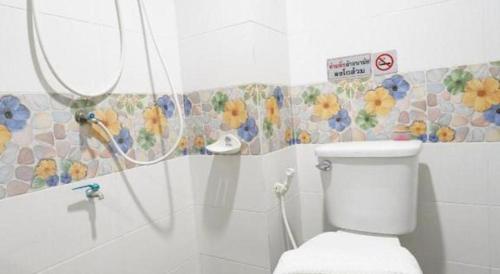 Imagen general del Hotel RoomQuest Prachin Buri Rojana. Foto 8