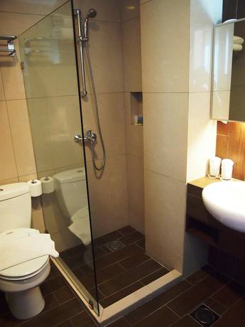 Imagen de la habitación del Hotel RoomZ. Foto 2