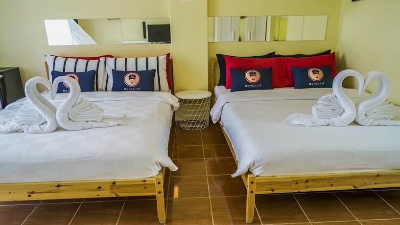 Imagen general del Hotel Roomquest One Bangsaray. Foto 12