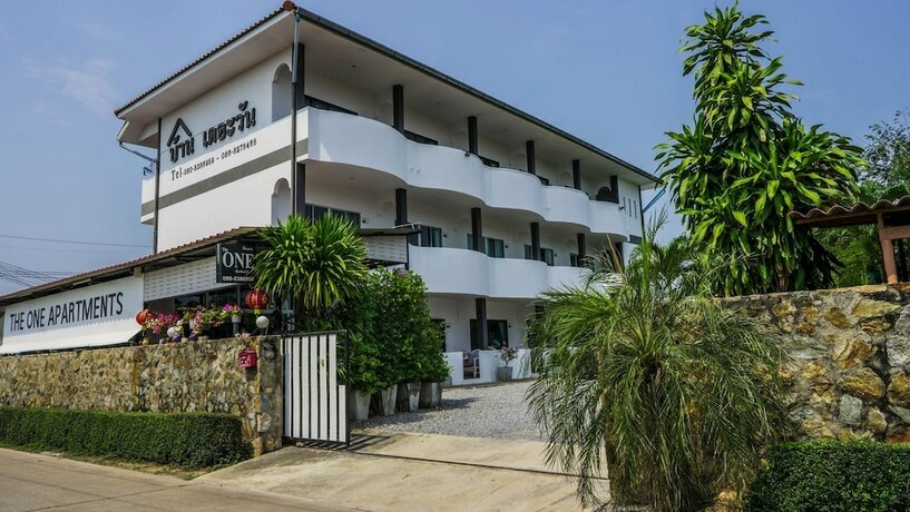 Imagen general del Hotel Roomquest One Bangsaray. Foto 1