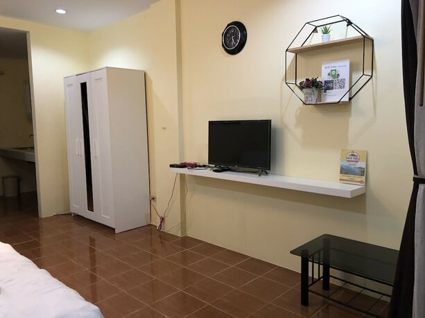 Imagen de la habitación del Hotel Roomquest One Bangsaray. Foto 19