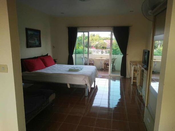 Imagen de la habitación del Hotel Roomquest One Bangsaray. Foto 20