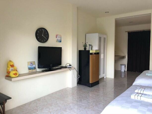 Imagen de la habitación del Hotel Roomquest One Bangsaray. Foto 25