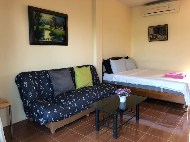 Imagen de la habitación del Hotel Roomquest One Bangsaray. Foto 34