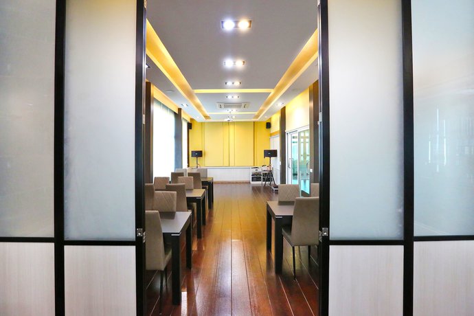 Imagen de la habitación del Hotel Roomquest Suvarnabhumi Airport Rom Klao. Foto 9