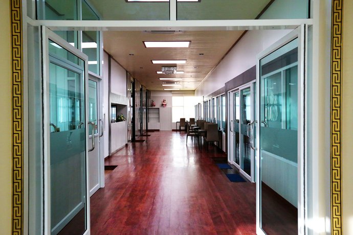 Imagen de los interiores del Hotel Roomquest Suvarnabhumi Airport Rom Klao. Foto 15