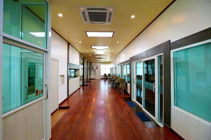 Imagen del bar/restaurante del Hotel Roomquest Suvarnabhumi Airport Rom Klao. Foto 6
