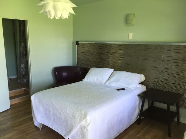 Imagen de los exteriores del Hotel Rooms At The Pecan. Foto 8