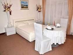 Imagen general del Hotel Rooms Elez. Foto 11